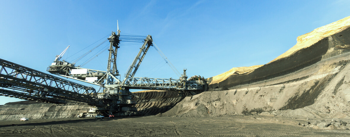 Work machinery in quarry for the extraction of coal